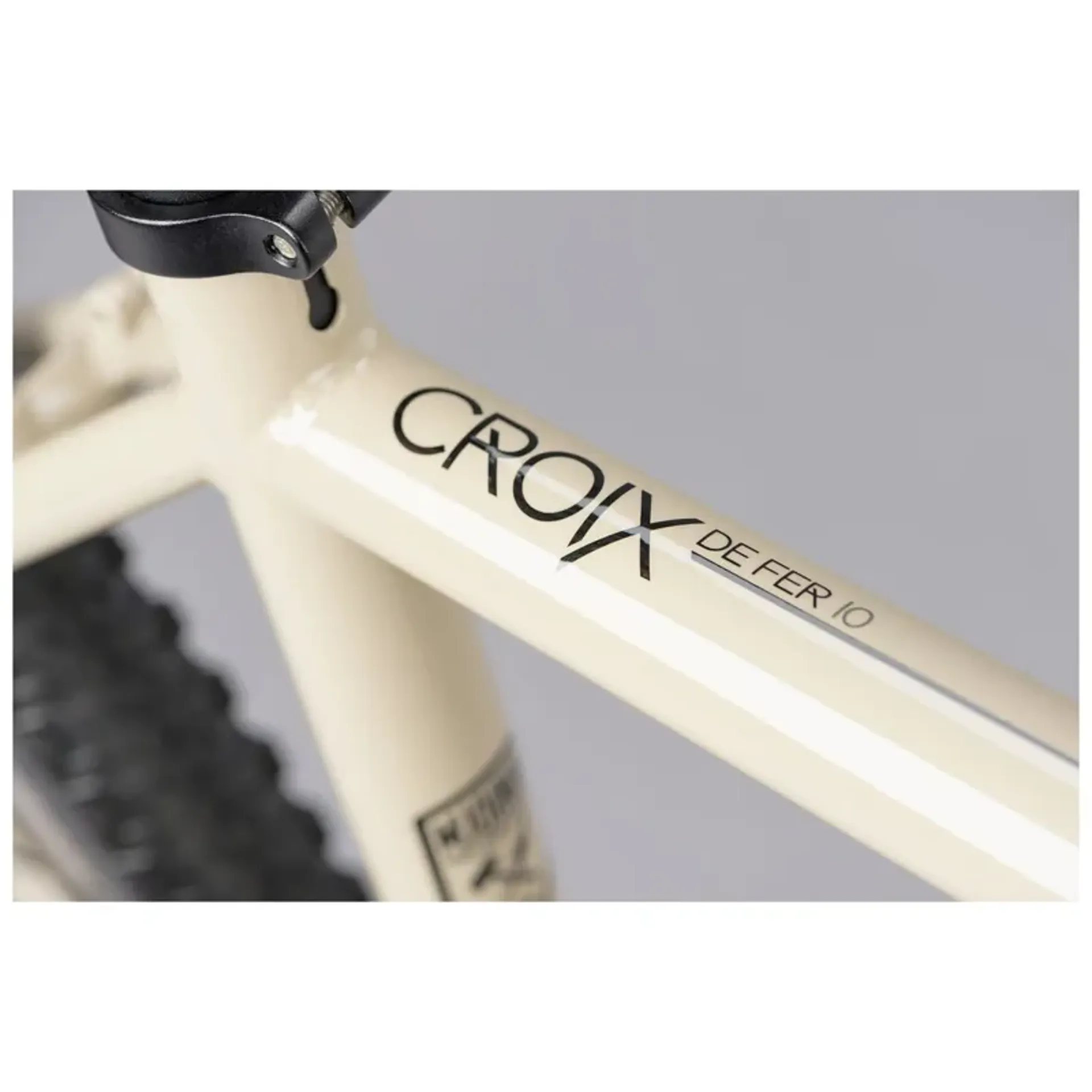 Genesis Croix De Fer 10 Steel Gravel Bike Beige Adventure Compa